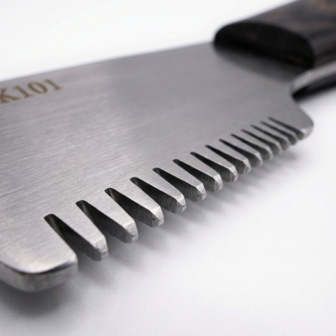 stripmes met fijne tanden en houten handvat - 3