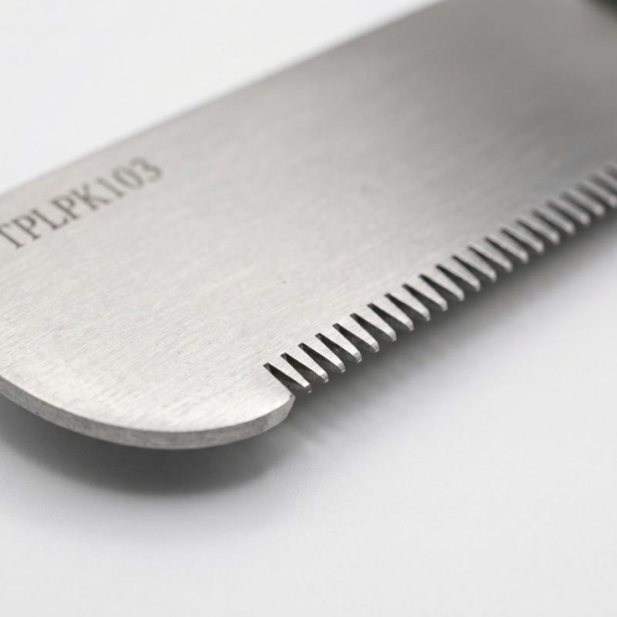 stripmes met grove tanden en houten handvat - 3