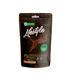 snack for cats with duck and goji berries