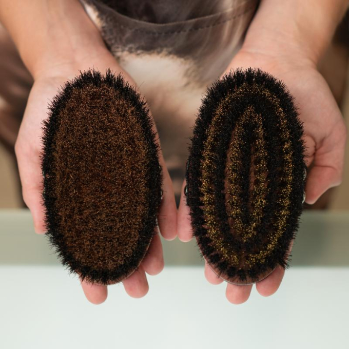 Massage brush, pear wood, bronze metal and horse hair bristles, antistatic, light brown - 5